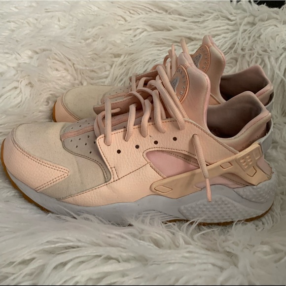peach pink nike shoes